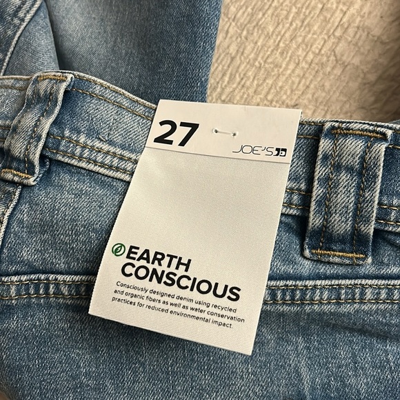 Joe’s Jeans THE PHEOBE
HIGH RISE PATCH POCKET BARREL LEG - Picture 3 of 6